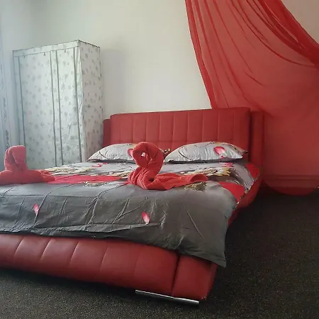 Eden Garden Case de vacanță